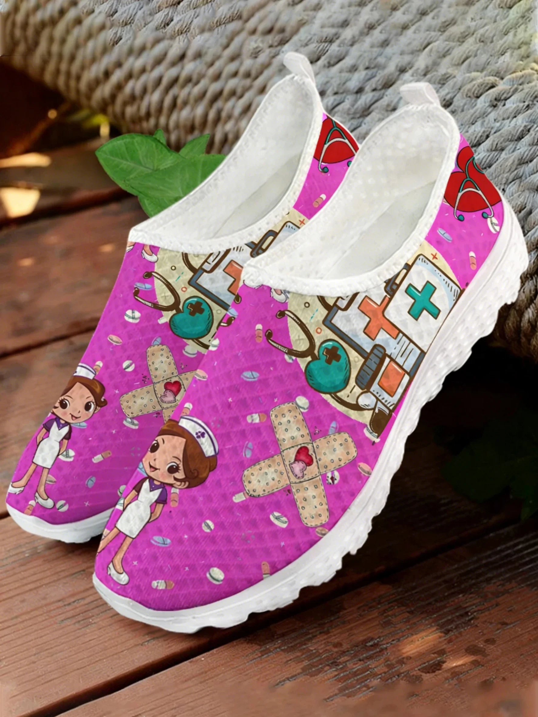 Women Shoes Tennis - Urocze tenisówki z nadrukiem medycznym (pierścienie,